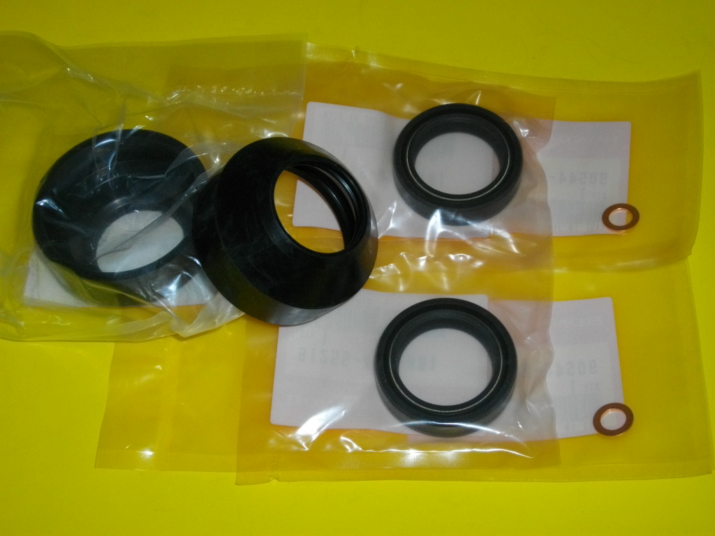 フロントフォークシールセット Hw56 CB400TホークⅡ CB250T CB400NホークⅢ CB250N スーパーホークⅢ NC04 MC03 ホンダ 純正新品拍卖