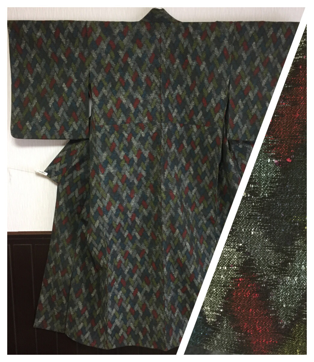 【ウールの着物】単衣/身丈142cm/赤緑青白の4色を使った網代模様拍卖