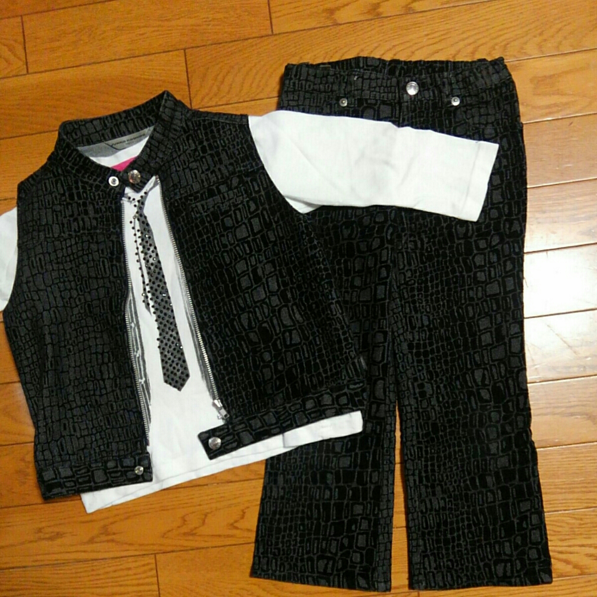 コシノ ジュンコ ベスト ズボン セットアップ 110㎝ 120㎝ ロンT 長袖Tシャツ 中古 3枚セット だまし絵風拍卖