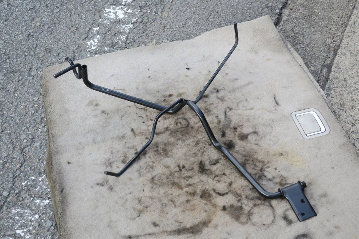 H26 EBD-S331V ハイゼット カーゴ 純正 スペアータイヤ 固定 ブラケット ステー拍卖