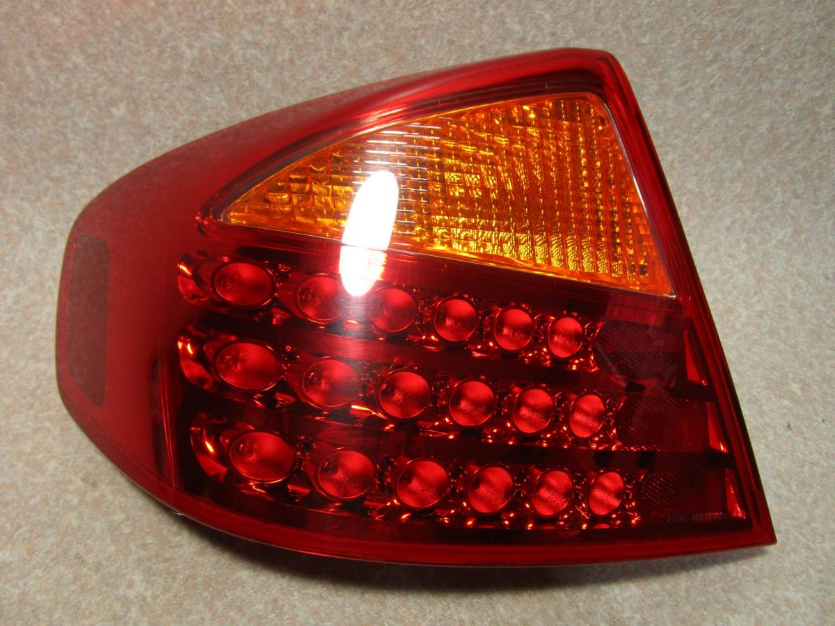 スカイライン セダン V35 テールランプ 左 KOITO 220-63622拍卖