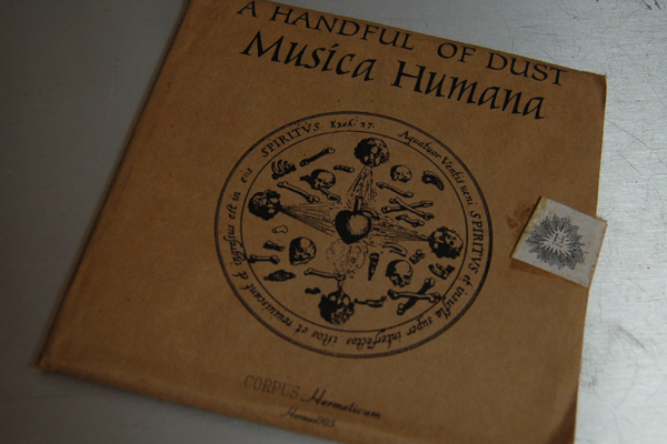 A Handful Of Dust Musica Humana Hermes005 ブックレットにシミ有 Noise ノイズ Bruce Russell Alastair Galbraith 輸入盤 USED拍卖