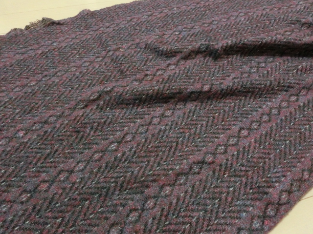 モヘア 洋裁生地 臙脂と黒 ウール ヘリンボン柄 約143×約157cm拍卖