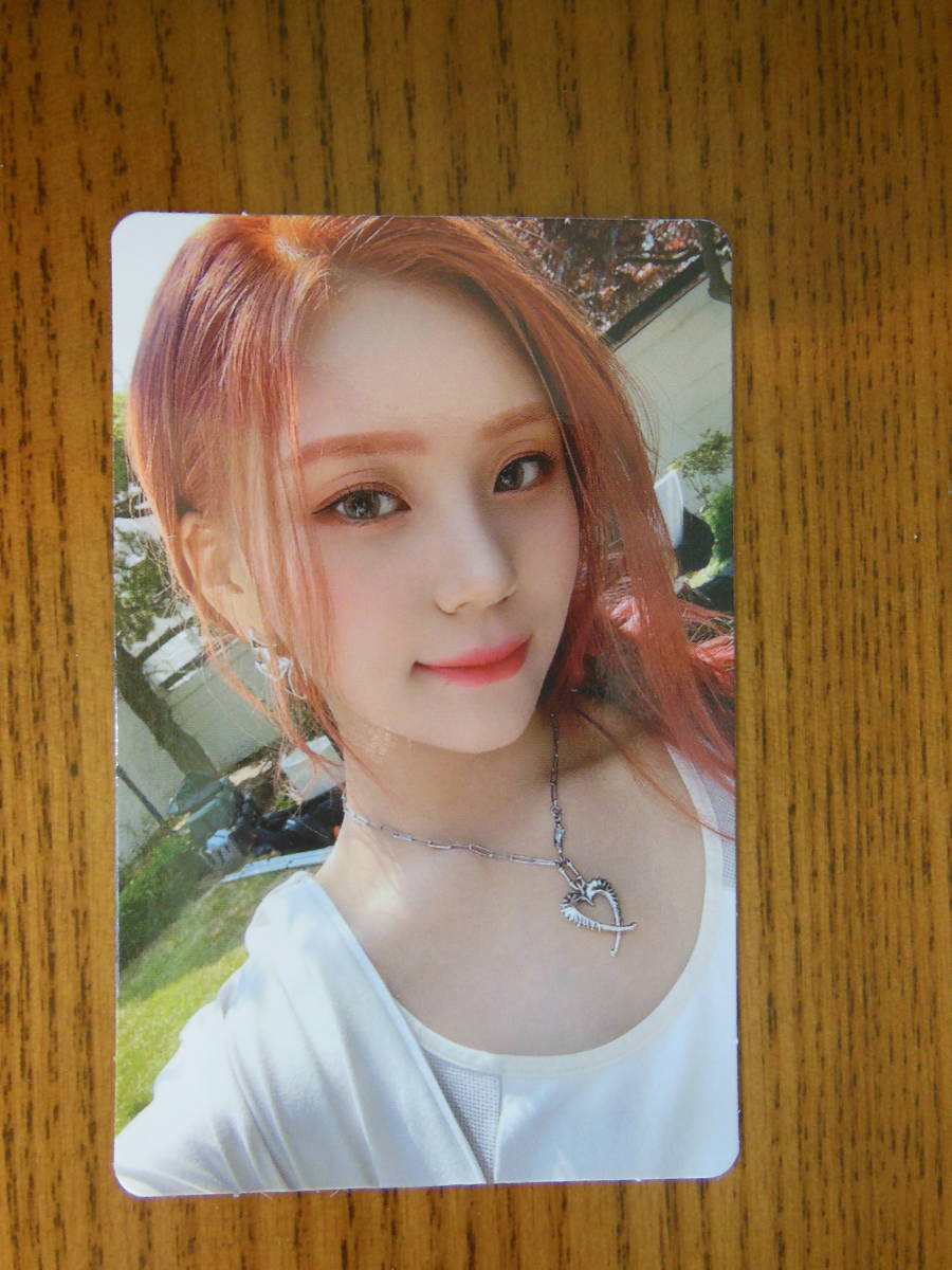 2nd Mini Album: Summer Vibe 【VIVIZ】 フォトカード拍卖