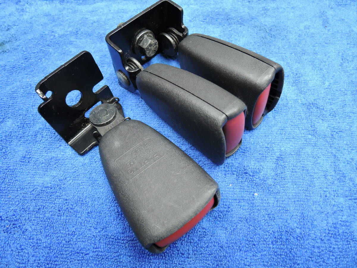 同梱不可 1円 在庫処分 MB4204S ボルボ V50 シートベルト キャッチ リア 左右セット 後部座席 リヤ V-6169 2410拍卖