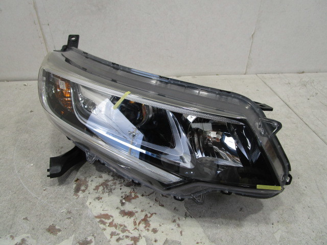 ホンダ フリード HV GB7 純正 LED 右ヘッドライト拍卖