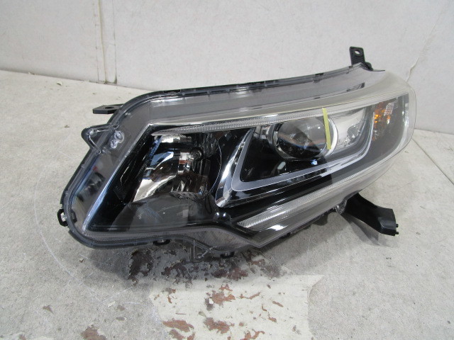 ホンダ フリード HV GB7 純正 LED 左ヘッドライト拍卖