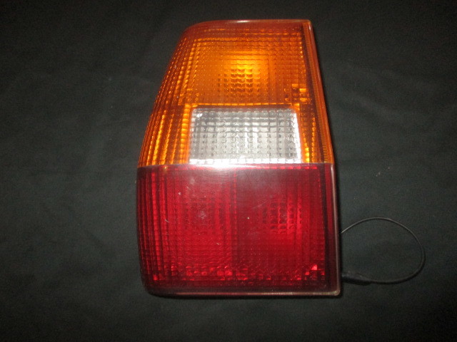 ■アウディ クワトロ クーペ テールレンズ 左 中古 855945217 855945221 部品取あり テールランプ テールライト ビッグクワトロ■拍卖