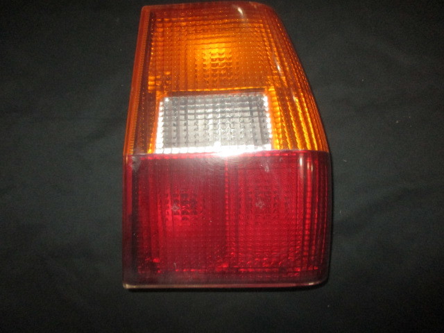 ■アウディ クワトロ クーペ テールレンズ 右 中古 855945218 855945222 部品取あり テールランプ テールライト ビッグクワトロ■拍卖