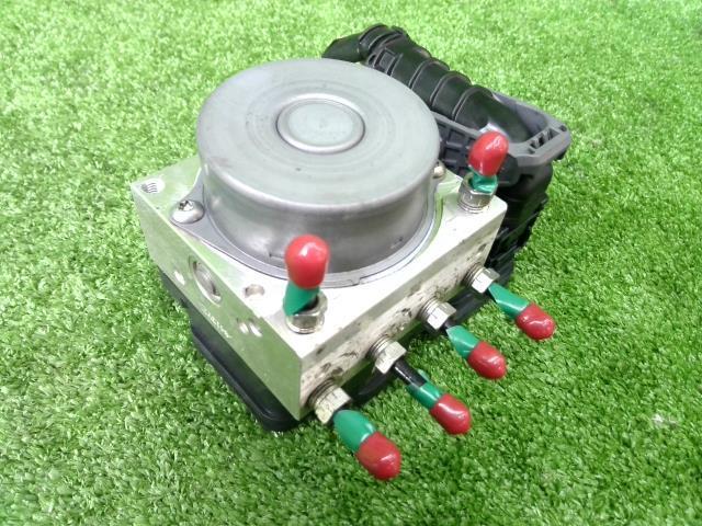 プリウス DAA-ZVW51 ABSアクチュエーター 2ZR-FXE 4X1 44050-47060拍卖