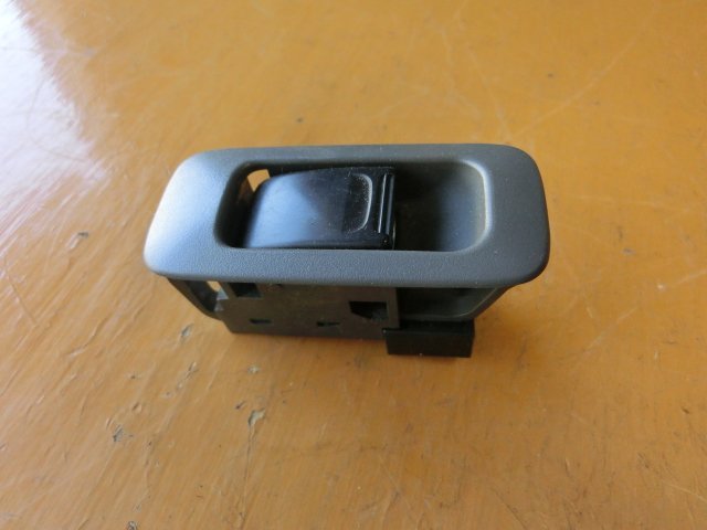 ジムニー ウィンド スイッチ 左 平成12年 GH-JB23W 助手席 フロント パワー 2型 XC 17.3万km 即決あり拍卖