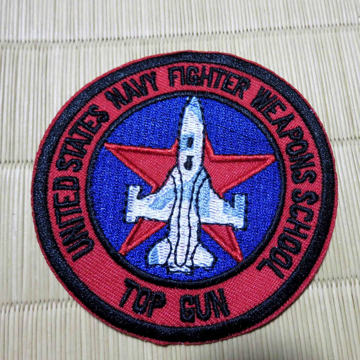 圧着IR☆円型 DX赤青星トップガンTop Gun パイロット 刺繍ワッペン新品◆アメリカ映画 サバゲー ミリタリー■■洋服・衣類・衣服DIY拍卖
