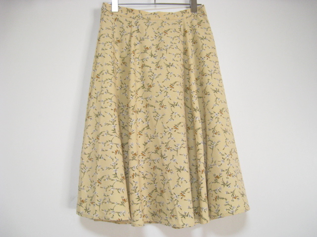 earth music&ecology アースミュージック&エコロジー ボトムス スカート ウエストゴム サイドファスナー 花柄 総柄 ベージュ Mサイズ拍卖