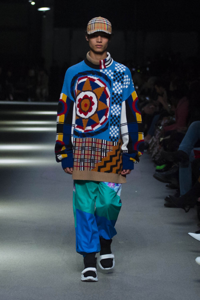 美品 ★ バーバリー BURBERRY 2018AW ランウェイ登場 ボトルネック デザイン ニット セーター(S) オーバーサイズ ★ 目を引くセーター拍卖