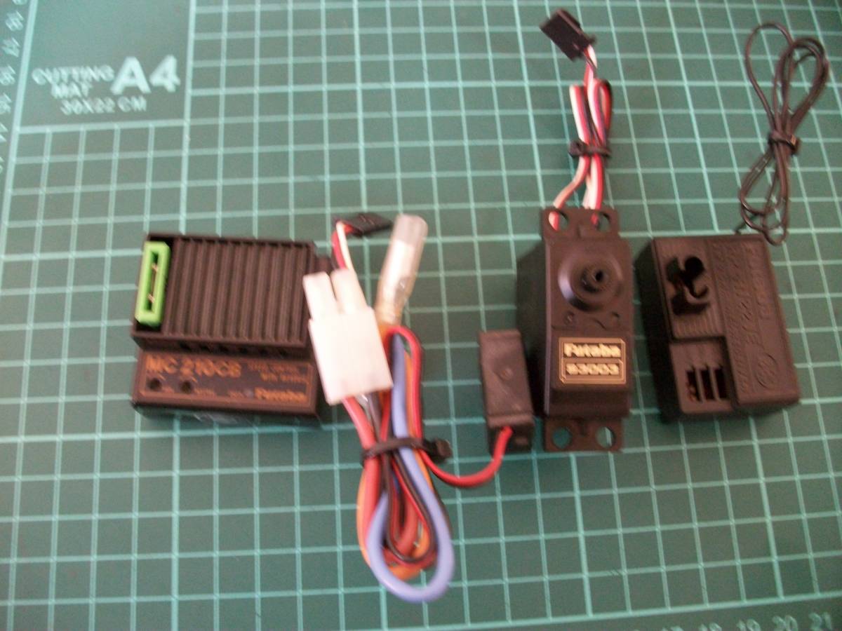 【激安目玉商品】フタバ アンプ(MC210CB)/サーボセット クリスタル無 簡易通電動作確認済 一応ジャンク扱 レターパック送料一律!!拍卖