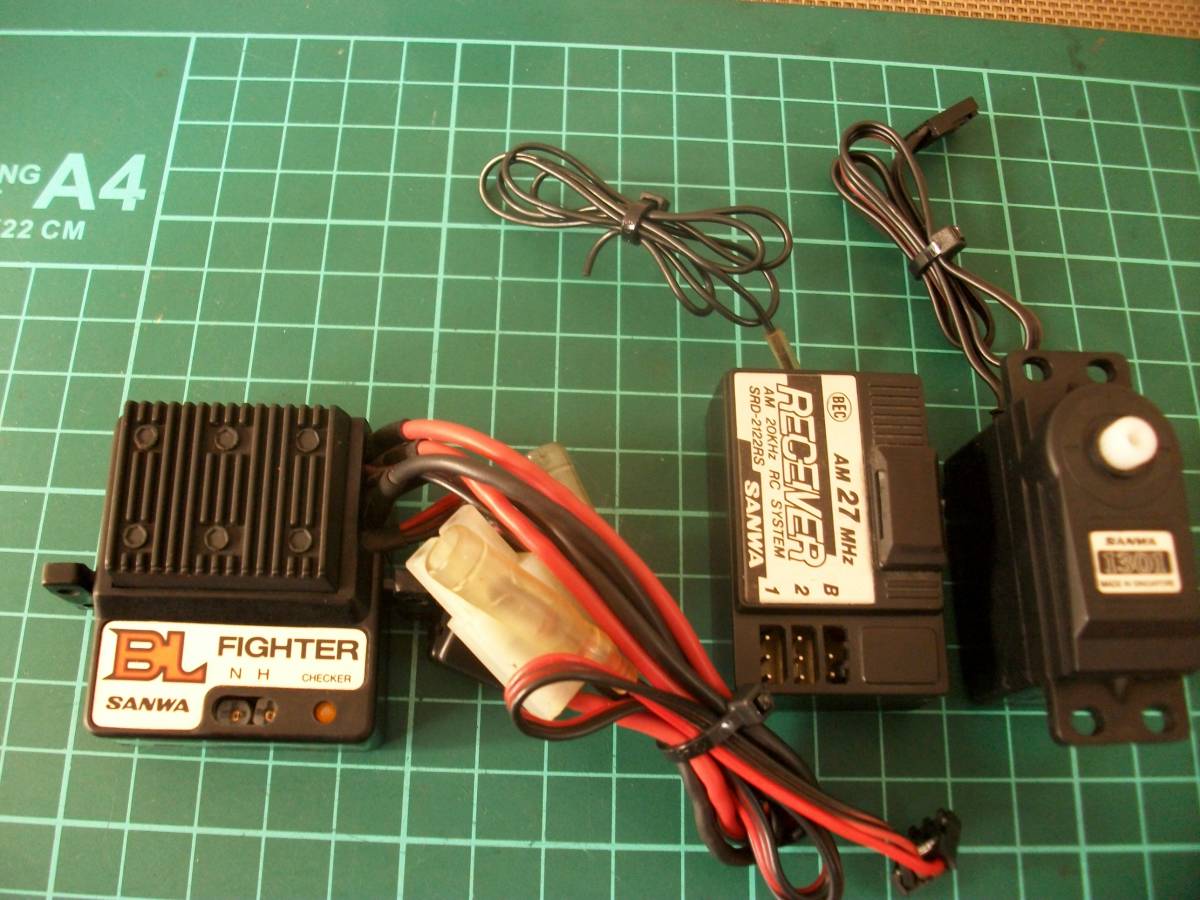 【激安目玉商品】サンワ アンプ(BL)/サーボセット クリスタル無 簡易通電動作確認済 一応ジャンク扱 レターパック送料一律!!拍卖