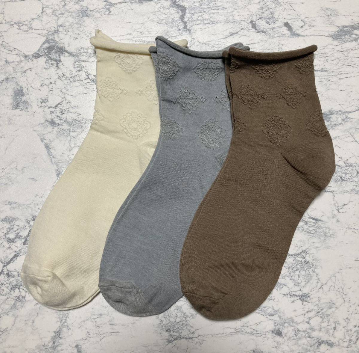 新品未使用 花柄フロート編み レディースソックス お洒落靴下 3足セット拍卖