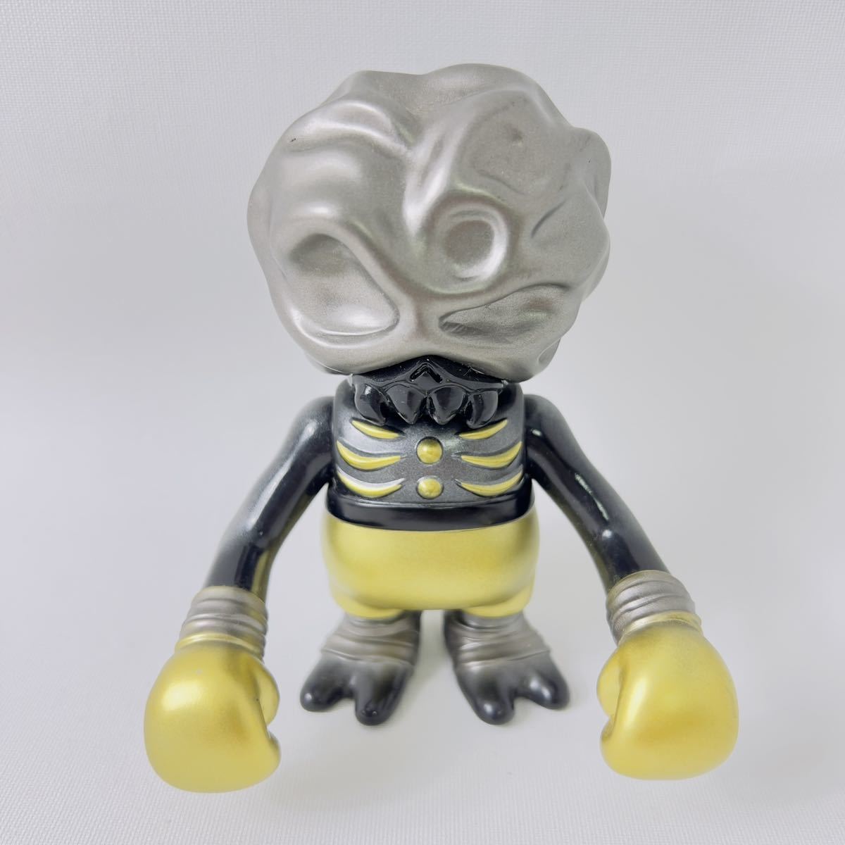 【中古・美品】シークレットベース 大阪 アトモス スカルブレイン ソフビ secret base skull brain ATOMOS フィギュア ソフビ人形 ゴールド拍卖