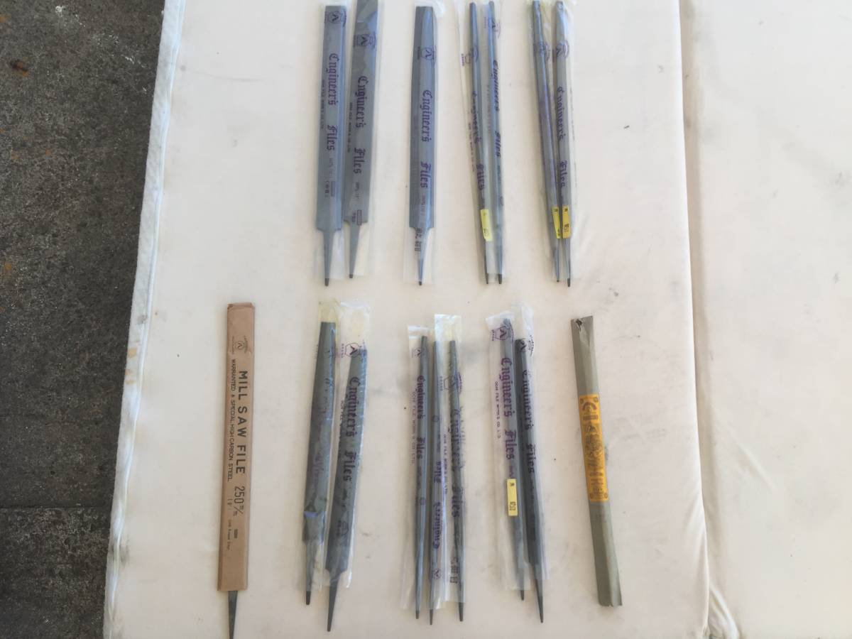 未使用 壺八印 昭和 当時物 精密やすり 鉄工ヤスリ ヤスリ 16本セット 300㎜ 250㎜ 平 半丸 丸 角 三角 細工 加工 鉄鋼 削りデッドストック拍卖