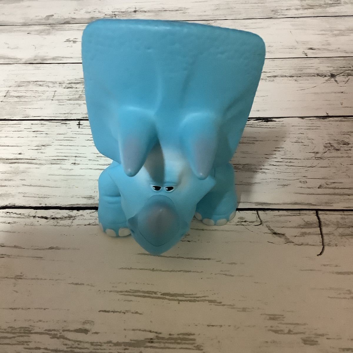 ディズニー アローと少年 恐竜フィギュア ①拍卖