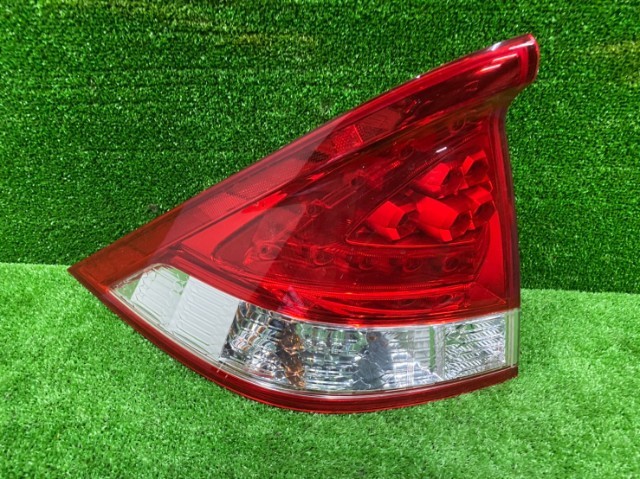 ホンダ インサイト ZE2 テールランプ 左 ライト 助手席側 33551-TM8-013拍卖