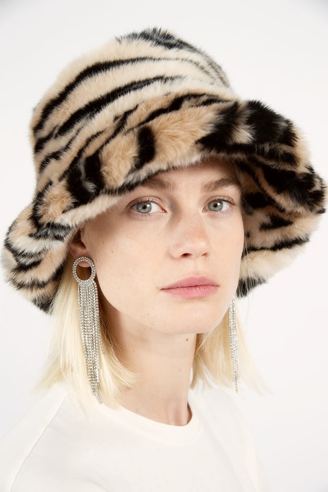 新品 Jakke Hattie エコファーバケットハット アニマル柄 虎柄 帽子拍卖