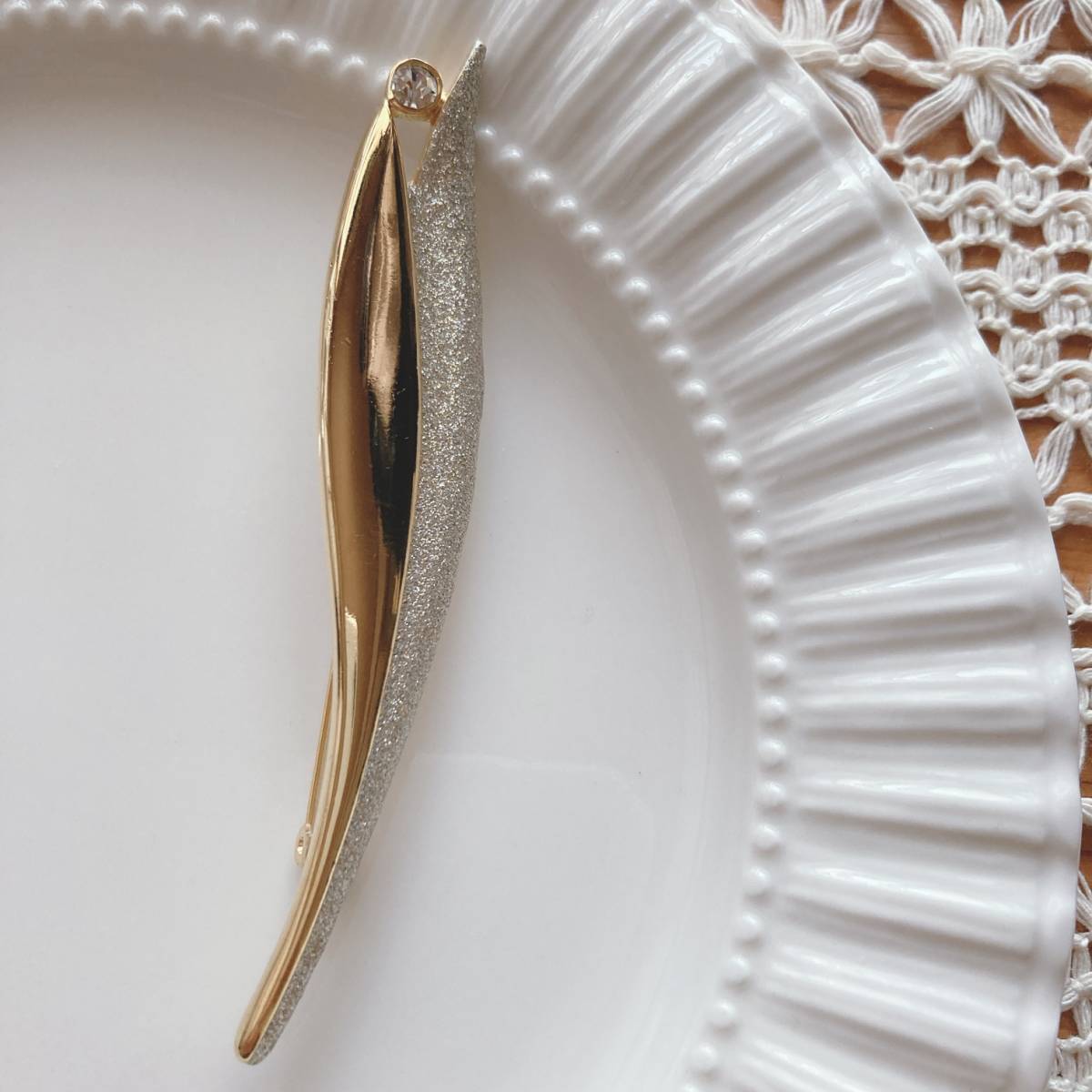 ブローチ ゴールド 石 キラキラ Vintage jewelry accessories 0346拍卖