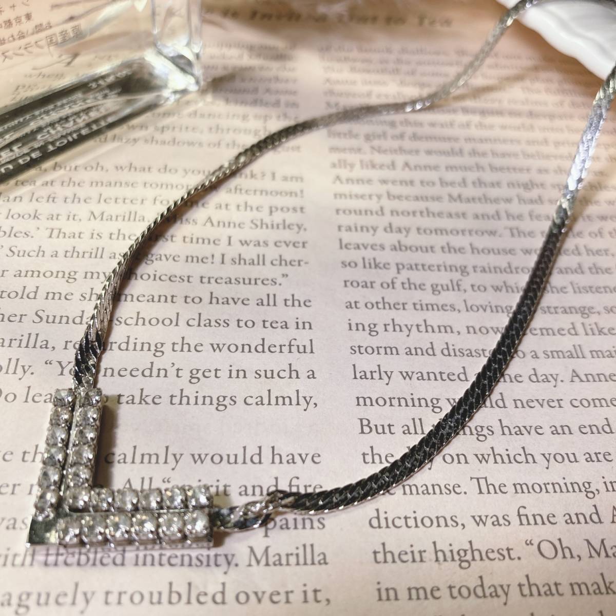 プラチナ風ネックレス Vライン ラインストーン シルバー 高見え Japan Vintage jewelry accessories 0366拍卖