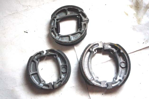 ホンダブレーキシュー 郵政カブMD50C50C70C90スポカブC110C115C111CL90C200CS90C65C100CS65CL65CS50CL50SS50CB93CB125CB90C72C92SS50CB250拍卖