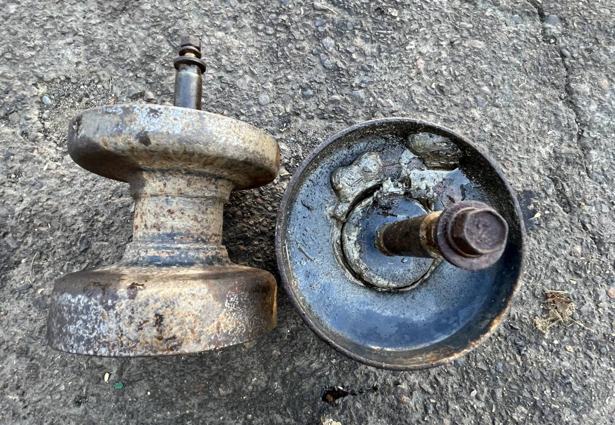 NO.50-1037 ISEKI用の転輪 2個 足回り、ローラー拍卖