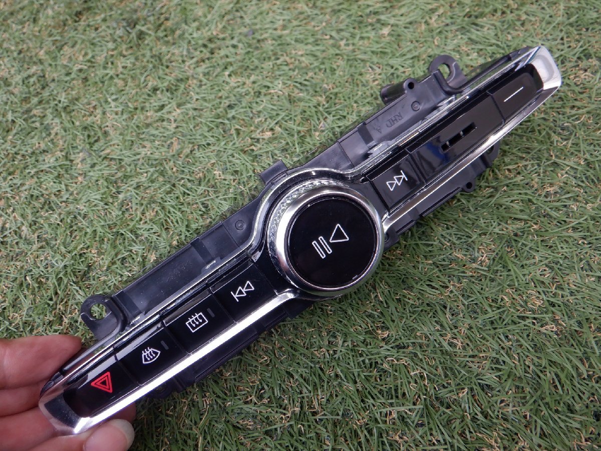 ボルボ純正 VOLVO V60 クロスカントリー T5 4WD ハザードスイッチ 操作スイッチ ボタン P31398846 m-22-10-441拍卖