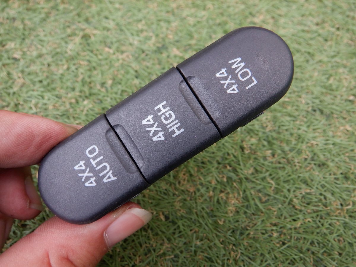 フォード純正 エクスプローラー 1FMEU74 1FMWU74 2005年 操作スイッチ スイッチ ボタン 1L2T-7Z155-ABW m-22-10-492拍卖