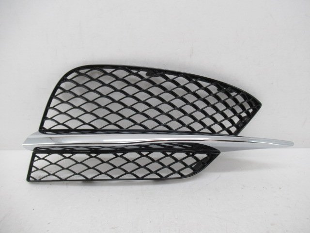 《即決あり》 Sクラス AMG W222 前期 純正 右 フロント バンパー ホール カバー 【 A222 885 24 21 】 (M077003)拍卖