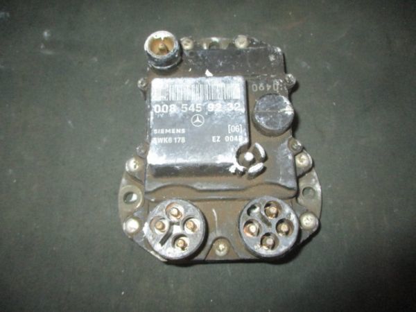 ■ベンツ W201 190E イグナイター 中古 5WK6178 0085459232 部品取あり エンジン イグニッションコントロールモジュール EZL W124 230E拍卖