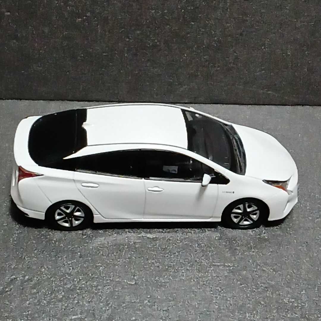 ● カラーサンプル「1/30 トヨタ PRIUS」ミニカー TOYOTA プリウス ホワイト系拍卖