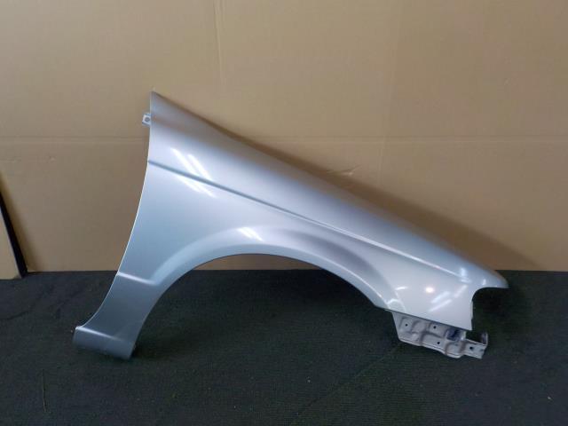 サニー FB15 右フロントフェンダー KY0/銀【個人宅宛発送不可】拍卖