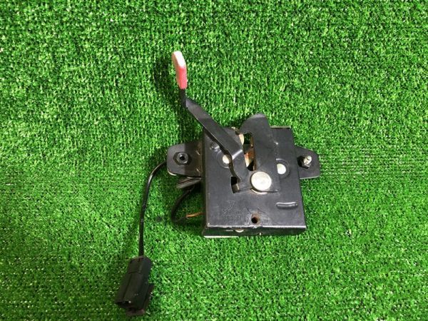 ポルシェ 911 カレラ GF-99666 フロント ボンネットフードロック BONNET LOCK ID:1109拍卖