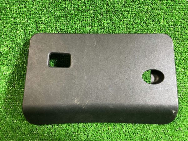 ポルシェ 911 カレラ GF-99666 ヒューズボックスカバー 996.551.621.00 FUSE BOX COVER ID:1115拍卖