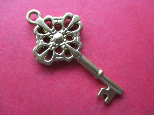 媚薬効果!恋愛成就!黄金の鍵 量目約 2.6g 純金・金塊・金地金拍卖