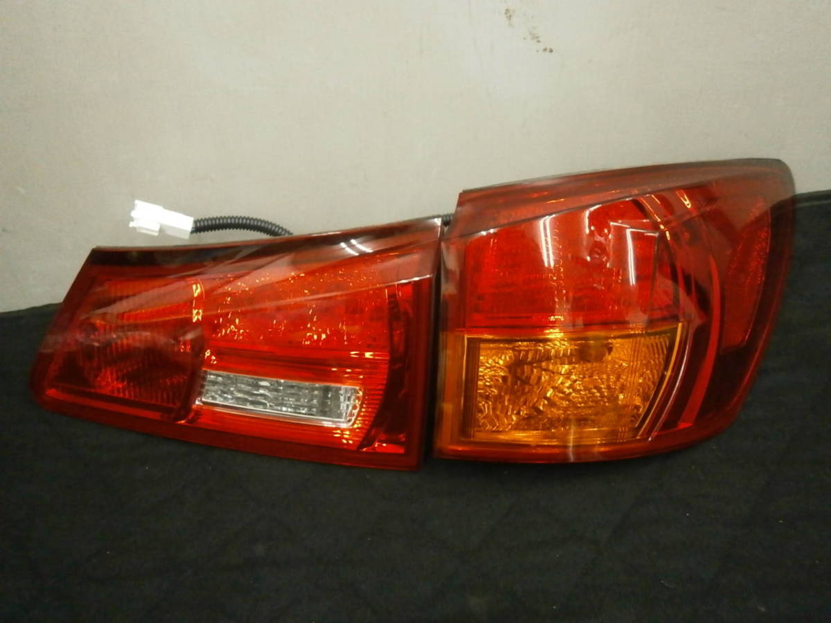 ●●2211-65L LEXUS レクサス GSE20 GSE25 IS IS250 前期 純正 右 テールランプ ICHIKOH 53-42 53-40 LED点灯確認済み 良品!拍卖