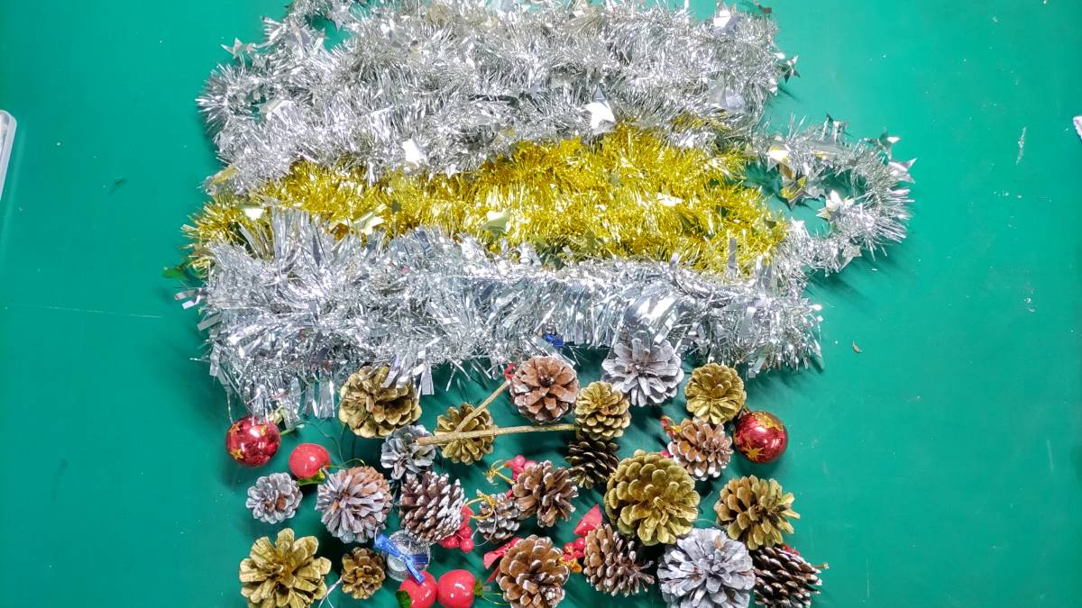 クリスマスデコレーション 大量のリーフ松ボックリックリ 他拍卖