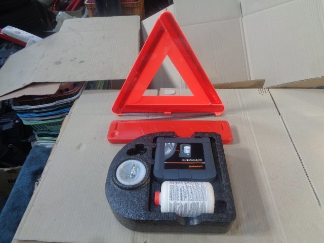 ボルボ V50 最終 MB4204S 純正 パンク修理キット 三角停止板 セット拍卖