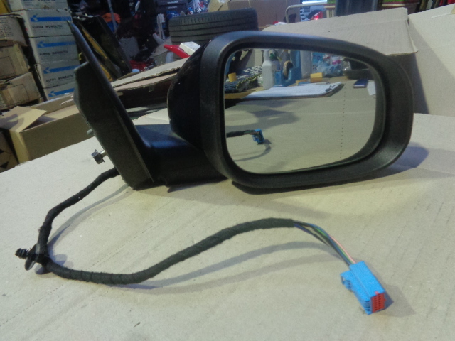 ボルボ V50 最終 MB4204S 純正 ドアミラー 右 ウインカー付き拍卖