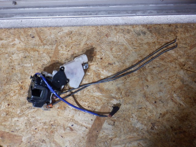 D1334 ENR33 R33 スカイライン 純正 右 リア ドア ロック アクチュエーター 39119拍卖