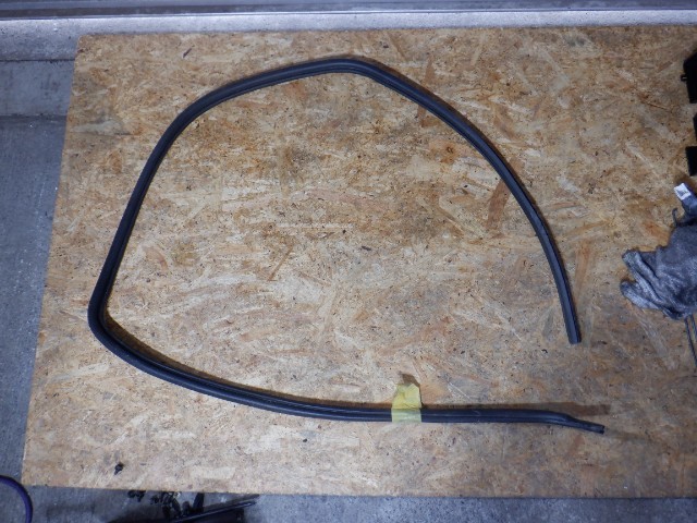 D1465 ENR33 R33 スカイライン 純正 右 リア ドア ウェザーストリップ ゴムモール 39129拍卖