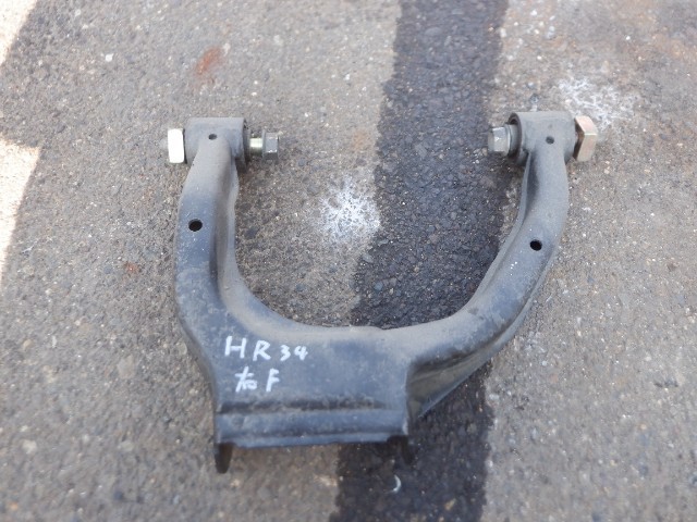 HR34 スカイライン 純正 右 フロント アッパーアーム 39174/A1拍卖