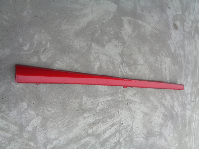 ☆AX147 アウディ A3 8V サイドステップ 右 赤 8V4853860拍卖