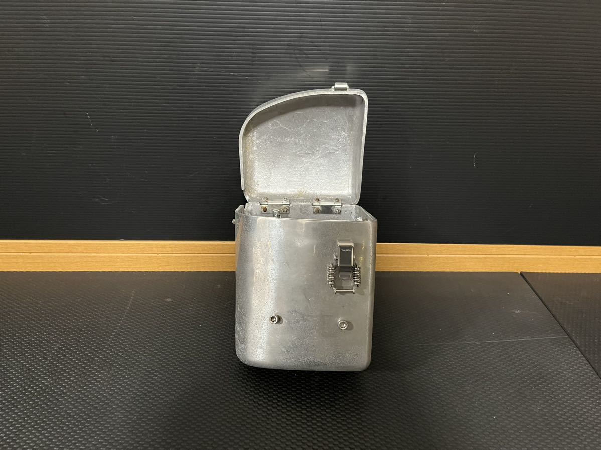 SR400 500 超人気!! 希少! 当時物 本物!WM アルミ バッテリーケース 電装BOX ウェリントン ペイトンプレイス キジマ マグラ 無骨カフェ拍卖