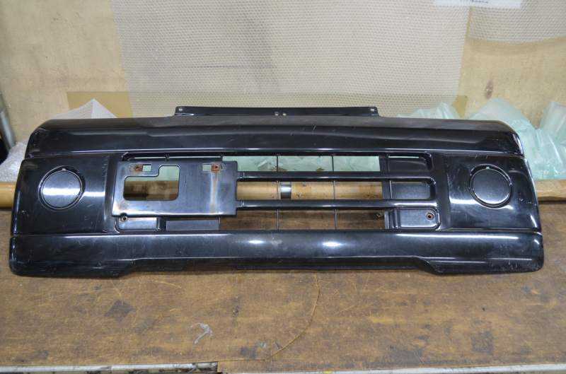 タウンボックス 中期(U63W) 純正 破損無 取付OK フロントバンパー X08 MR557944 / MR954228 K065651拍卖