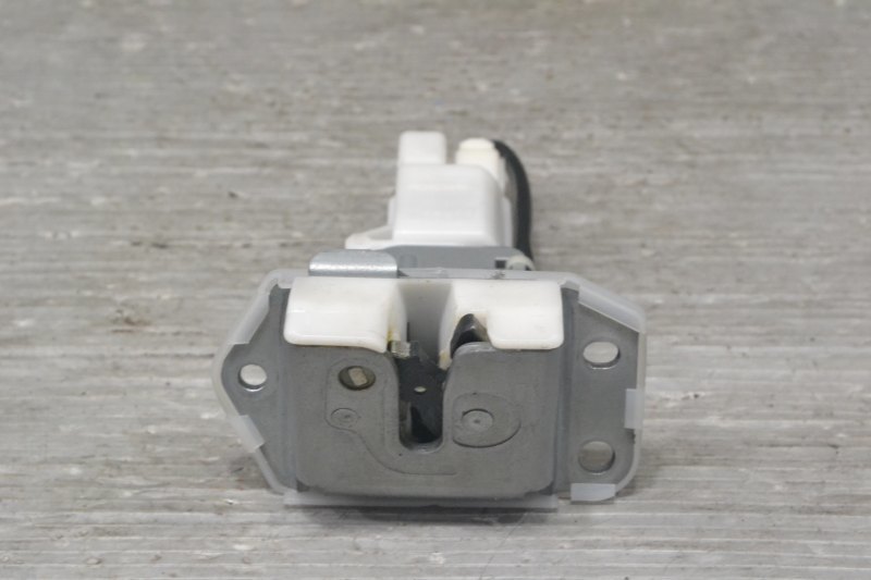 スイフト XG エアロ 後期(ZC11S) 純正 良品 取付OK 動作保証 リアゲート ロック アクチュエーター / 82510-63J00 K065405拍卖